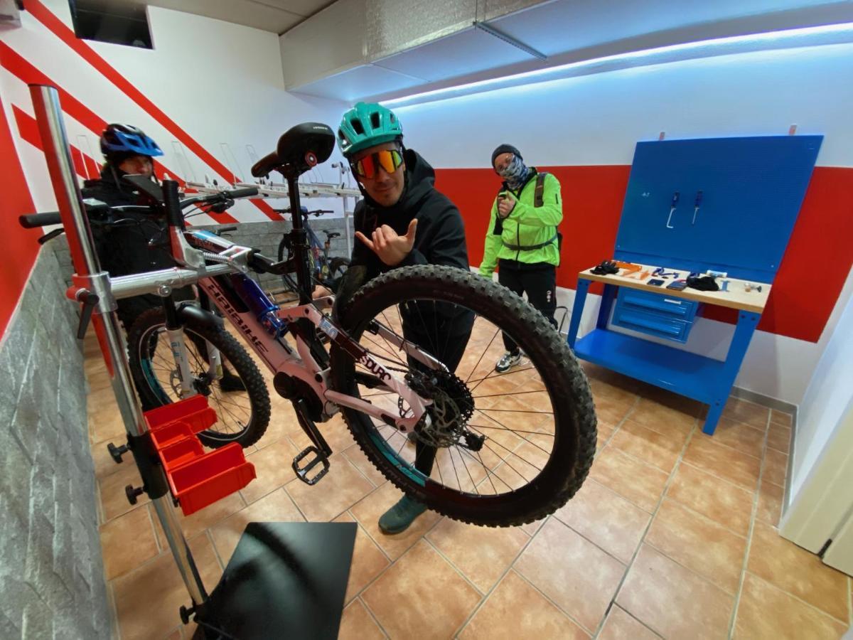 Impero Hotel Beauty & Spa - Bike Hotel Cantello Екстериор снимка